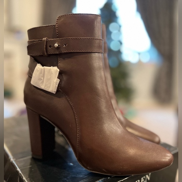 S36. NWT Lauren Ralph Lauren Madelyn Leather Almond Toe Ankle Booties 6.5 - Picture 2 of 5